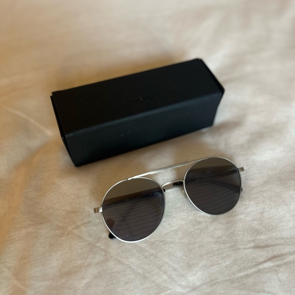 Vera Wang Silver Aviator Sunglasses - Picture 8 of 8